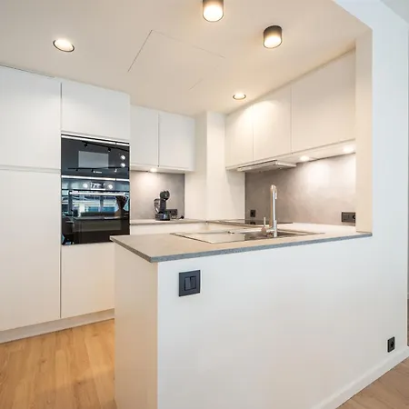 Luxe Comfort App Met Zijdelings Zeezicht En In Centrum Oostende