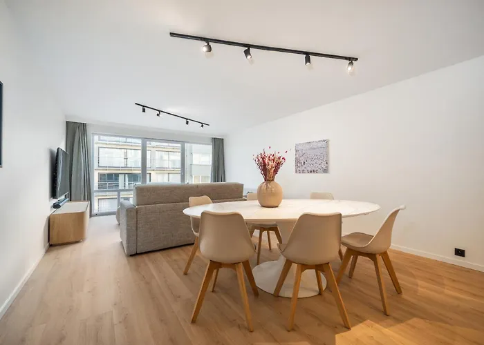 Luxe Comfort App Met Zijdelings Zeezicht En In Centrum Apartament