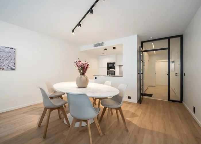 Luxe Comfort App Met Zijdelings Zeezicht En In Centrum Apartament